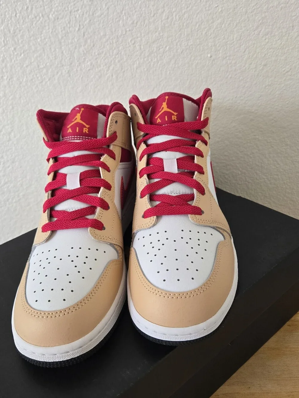 Air Jordan 1 Mid GS Light Curry‎ Cardinal Res size 7Y Women size 8.5 554725-201